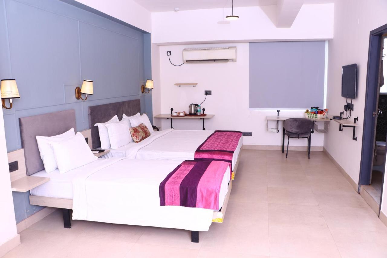 Virohaa Garden Hotel 加济阿巴德 外观 照片