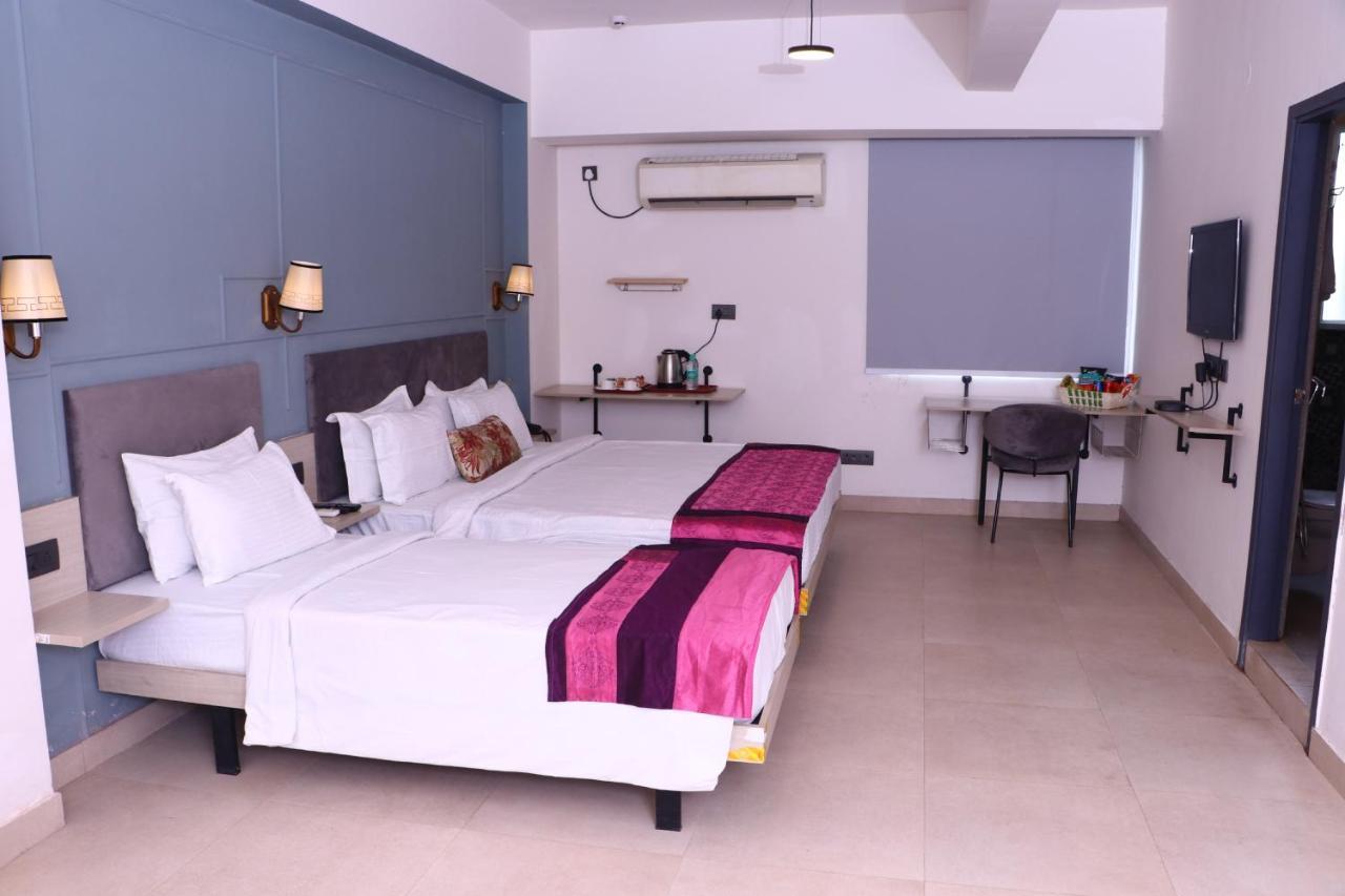 Virohaa Garden Hotel 加济阿巴德 外观 照片
