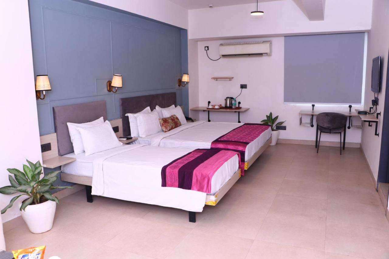 Virohaa Garden Hotel 加济阿巴德 外观 照片