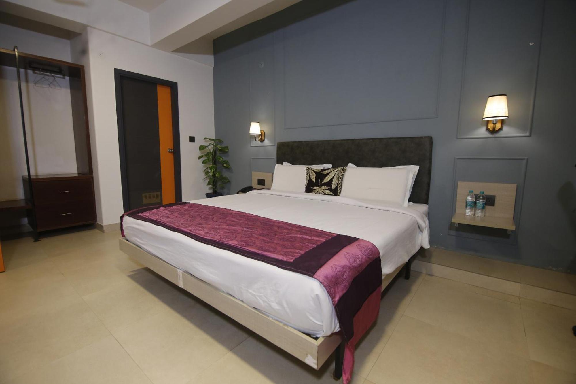 Virohaa Garden Hotel 加济阿巴德 外观 照片